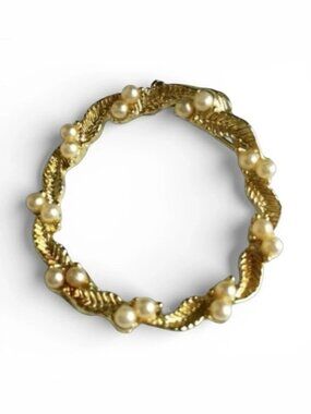 Vintage 1950s GERRY’S Signed Gold-Tone Faux Pearl Wreath Brooch